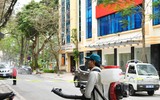 Những hình ảnh ấm lòng ở phố cách ly Trúc Bạch
